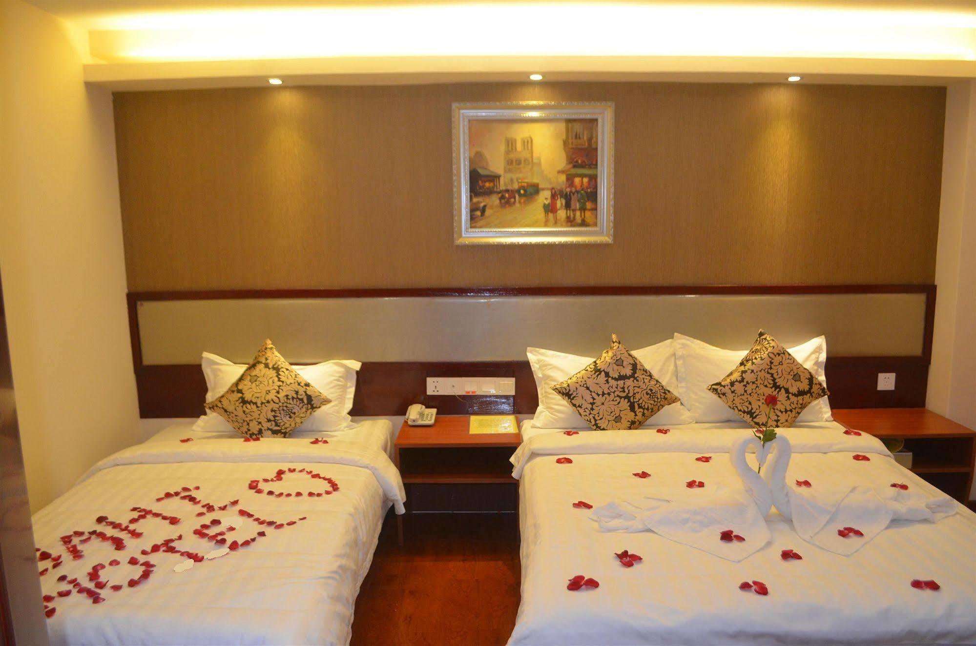 Good Luck Hotel Yangon Exteriör bild