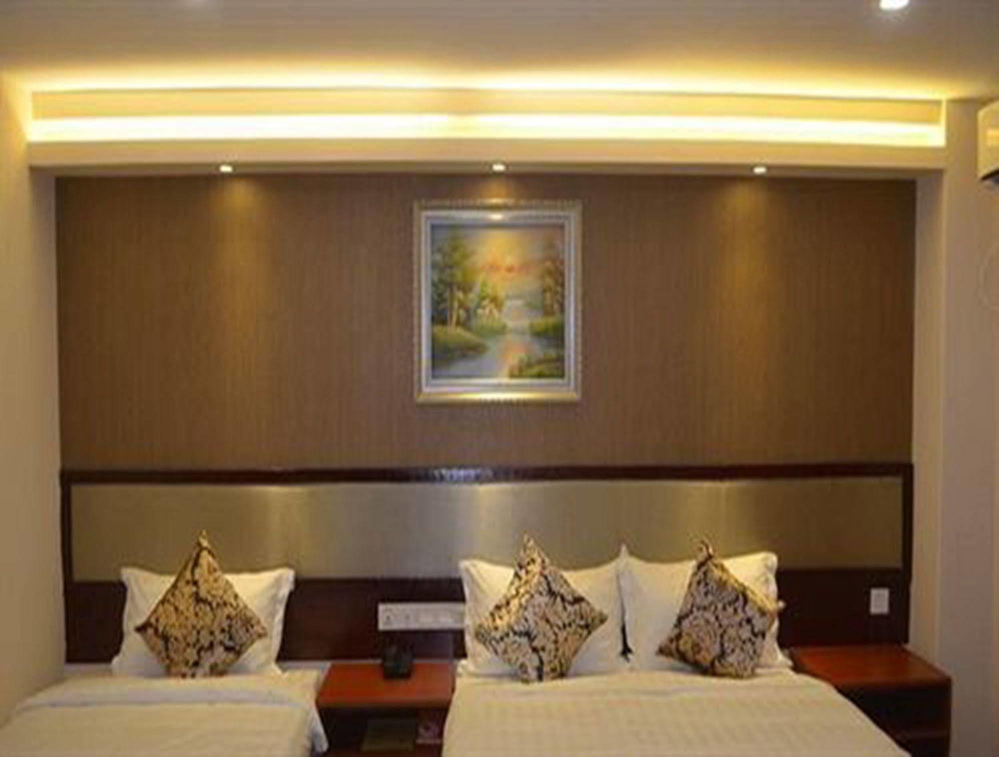 Good Luck Hotel Yangon Exteriör bild