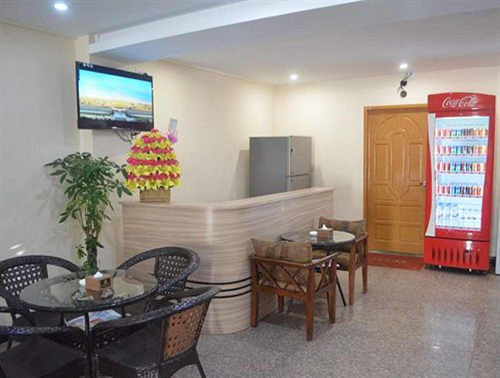Good Luck Hotel Yangon Exteriör bild